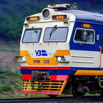 Укрзалізниця запускає шатли Дарниця — Видубичі: розклад - 412x412