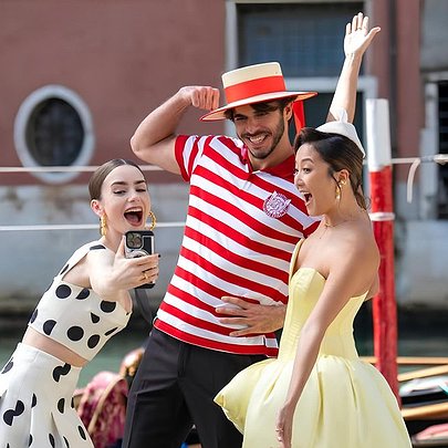 Найзнаковіші образи з одягом і прикрасами made in Ukraine у п'ятому сезоні "Емілі в Парижі" - 412x412