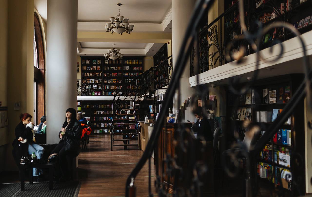 У столичній книгарні "Сяйво книги" анонсують відкриття нової секції