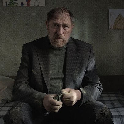 Знімання під "прильоти" й прем'єра без світла: в Києві презентували фільм "Сірі бджоли" - 412x412