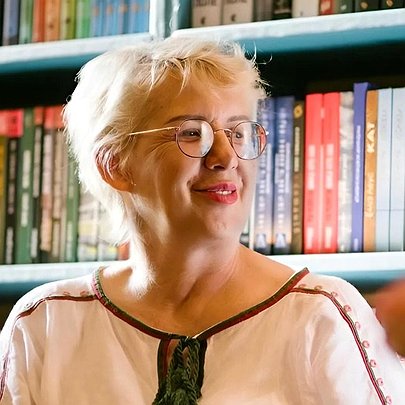 "Ніколи не боялася бути "білою вороною": Людмила Мальва Менюк про студентство у 50, військову службу та життя з чистого аркуша - 412x412