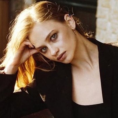 Карина Химчук: "В Лондоні я знімалася в Гарріса Дікінсона і паралельно працювала в барі" - 412x412