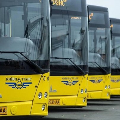 Столичний громадський транспорт тимчасово змінив маршрути - 412x412