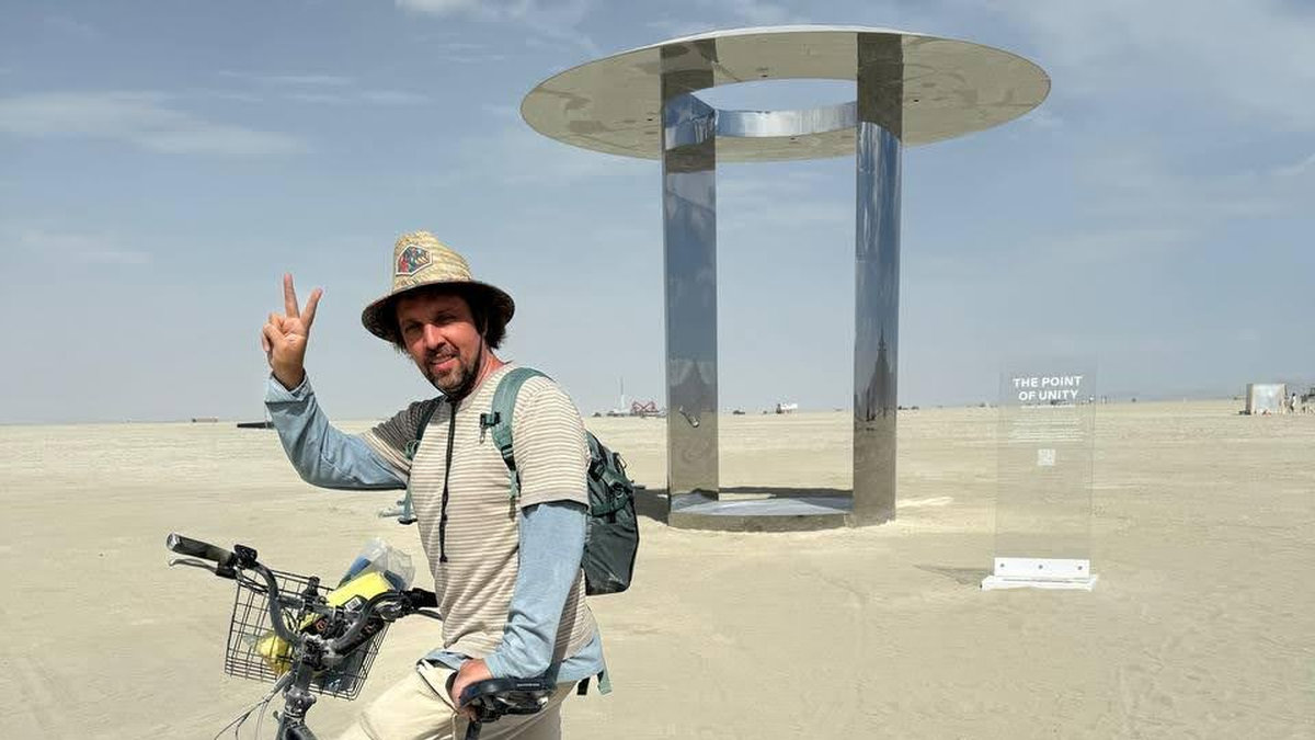 Українська інсталяція The Point of Unity витримала найпотужнішу бурю в історії Burning Man: фото
