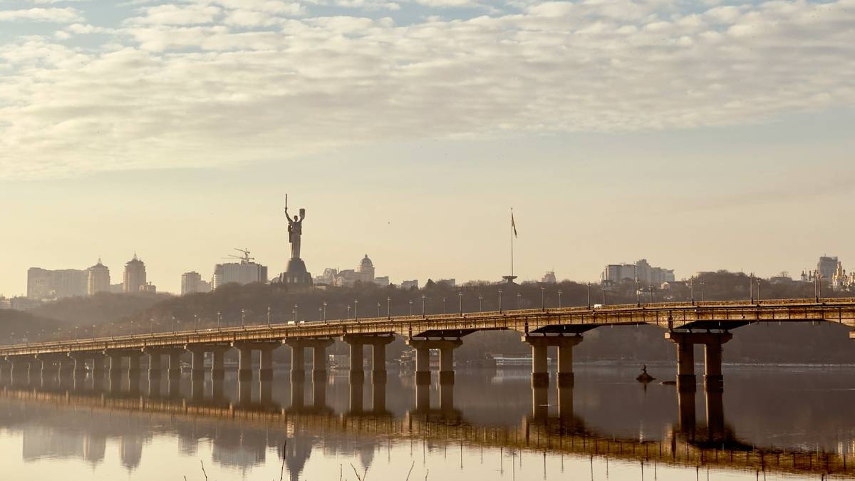 В Інституті електрозварювання закликали терміново закрити міст Патона через корозію