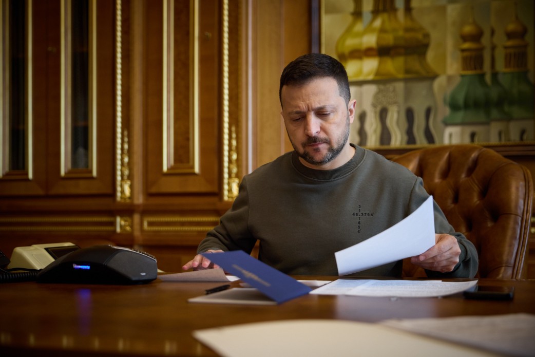 Володимир Зеленський призначив гранти культурним діячам: скільки грошей ...